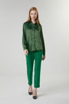 Picture of Classic shirt in a straight line made of satin GREEN