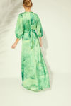 Maxi φόρεμα κλος σε εμπριμέ με κόψιμο ζώνης πρασινο