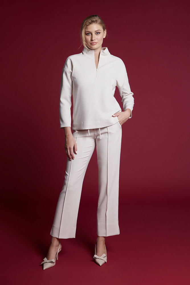 Μπλούζα πρόταση της  BELLA P για ένα χειμερινό business outfit βανιλια