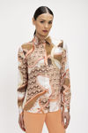 Κλασικό πουκάμισο σε Foulard Print με κρυφή πατιλέτα peach