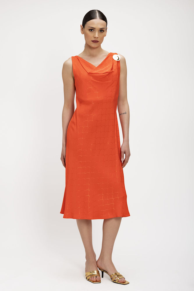 Λοξό φόρεμα από σατέν βισκόζη με ανάγλυφη ύφανση  κοκκινο