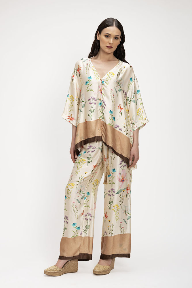 Πουκάμισο σε σατέν βισκόζη εμπριμέ με μπορντούρα 009 καφε